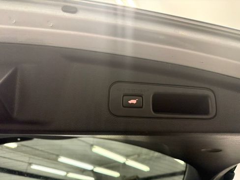 Used 2023 Acura MDX SH-AWD image 21