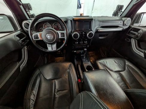 Used 2016 Jeep Wrangler Unlimited Rubicon image 18
