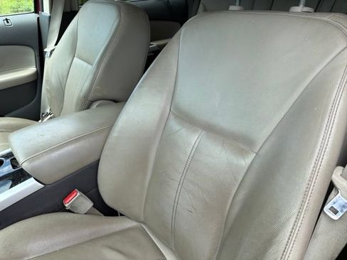 Used 2011 Ford Edge Limited FWD image 10