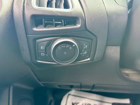 Used 2018 Ford Focus Titanium image 28