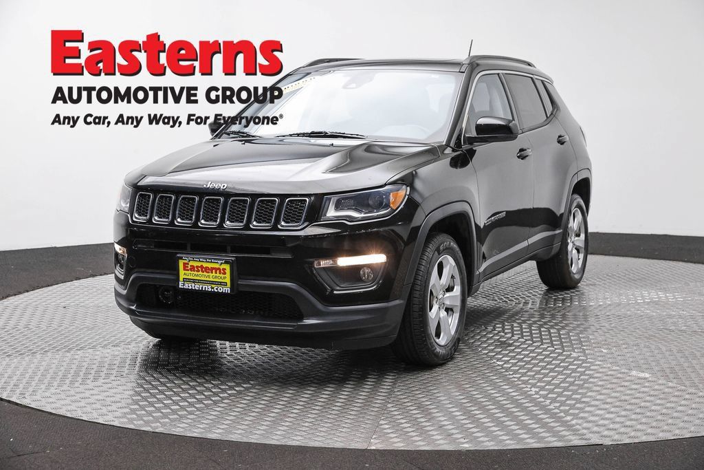 Used 2018 Jeep Compass Latitude w/ Popular Equipment Group AWD/4WD image 1