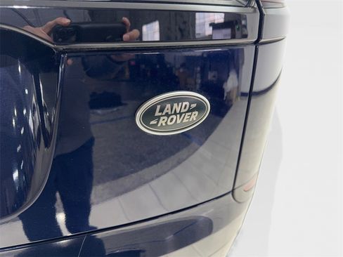 Used 2021 Land Rover Range Rover Velar R-Dynamic S image 25