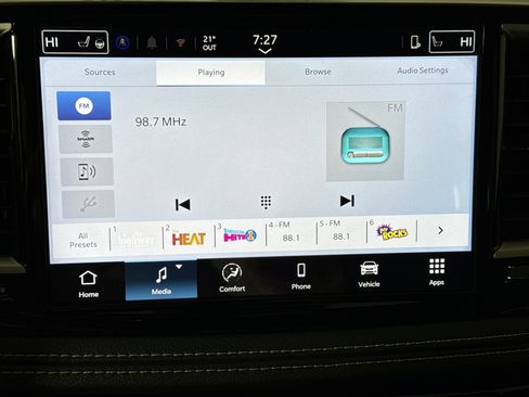 New 2026 Chrysler Pacifica Select w/ S Appearance Package image 18