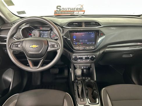 Used 2023 Chevrolet TrailBlazer LT w/ Convenience Package FWD image 18