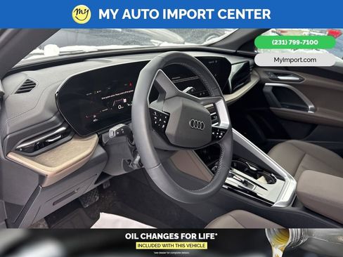 Used 2025 Audi Q5 2.0T Premium w/ Convenience Package image 8