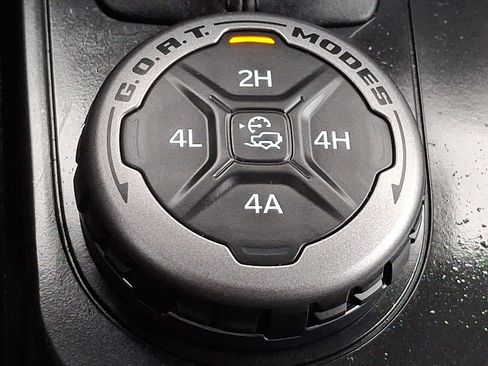 Certified 2025 Ford Bronco Outer Banks w/ Sasquatch Package image 25