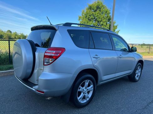 Used 2012 Toyota RAV4 4WD w/ Upgrade Value Pkg image 5