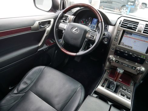 Used 2017 Lexus GX 460 Luxury image 9