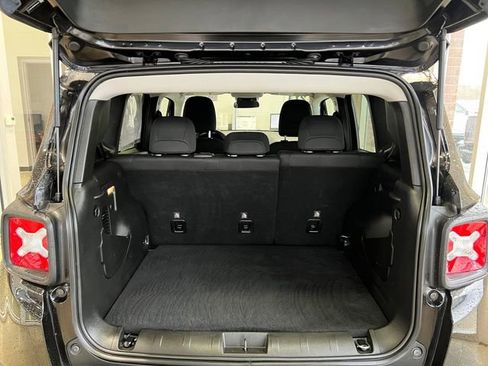 Used 2021 Jeep Renegade Latitude AWD/4WD image 14