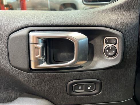 Used 2025 Jeep Wrangler Backcountry image 10