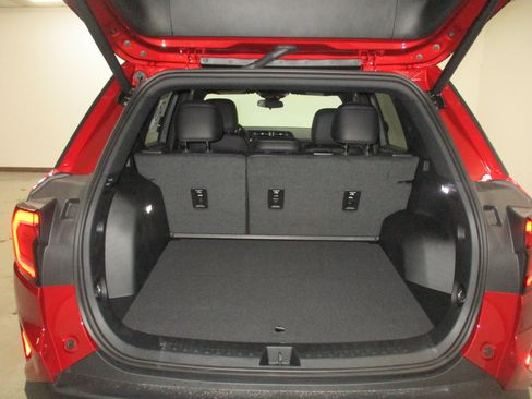 New 2026 GMC Terrain Elevation w/ Elevation Premium Package AWD/4WD image 13
