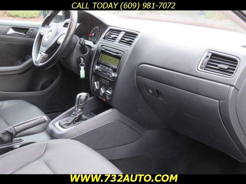 Used 2011 Volkswagen Jetta SE image 6