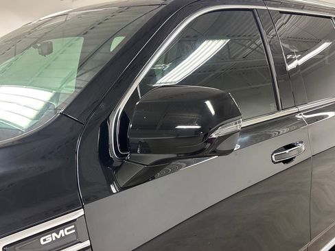 Used 2023 GMC Yukon XL Denali w/ Denali Reserve Package image 11