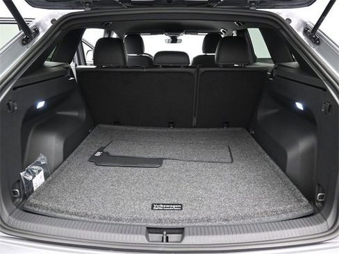 New 2026 Volkswagen Atlas Cross Sport SE image 12