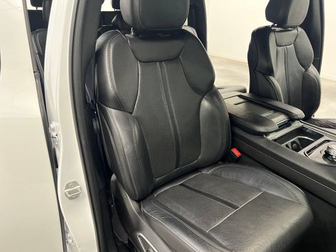Used 2024 Jeep Wagoneer Series II w/ Flexible Seating Group RWD image 33