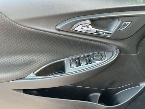 Used 2016 Chevrolet Malibu LT FWD image 4