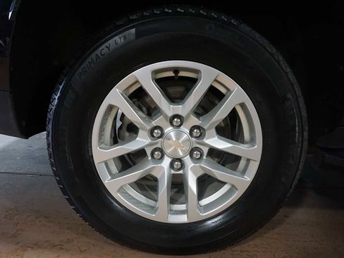 Used 2024 Chevrolet Suburban LT image 10