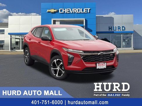 New 2026 Chevrolet Trax RS w/ Sunroof Package FWD image 1