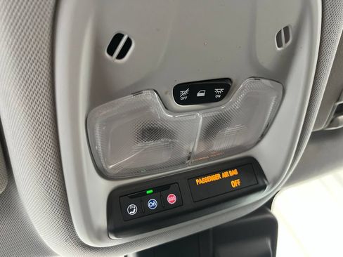 Used 2022 Chevrolet TrailBlazer LT AWD/4WD image 17