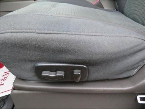 Used 2004 Nissan Titan SE image 5