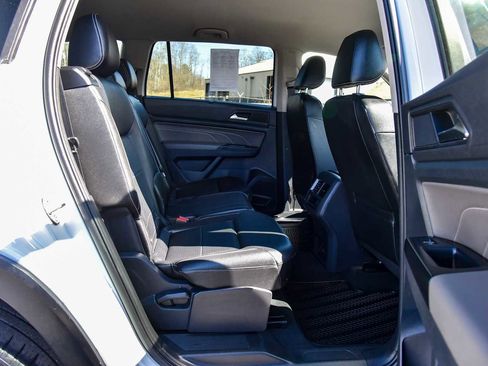 Used 2021 Volkswagen Atlas SE image 11