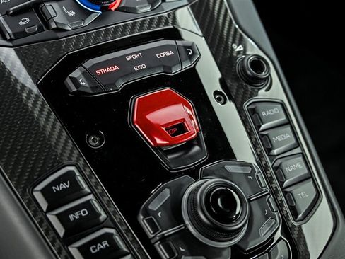 Used 2017 Lamborghini Aventador S AWD/4WD image 31