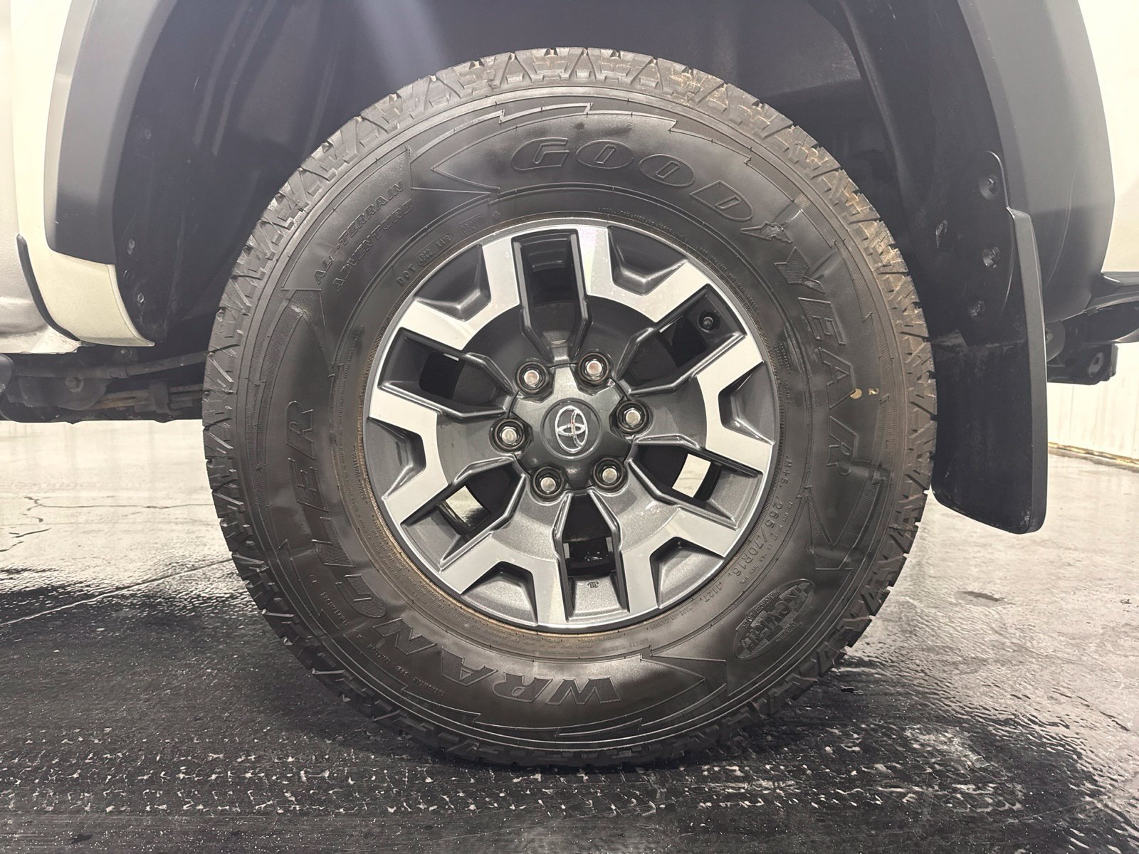 Used 2021 Toyota Tacoma TRD Off-Road w/ Blackout Package (TMS) AWD/4WD image 9