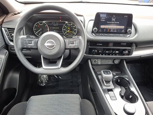 Used 2023 Nissan Rogue SV image 11