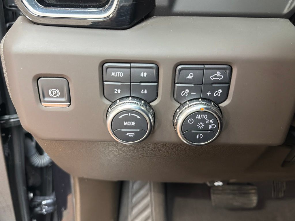 Used 2025 GMC Sierra 2500 Denali AWD/4WD image 24