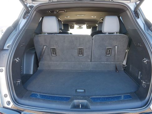 Used 2023 Buick Enclave Essence image 18