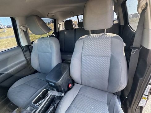 Used 2021 Toyota Tacoma SR w/ SR Convenience Package image 9