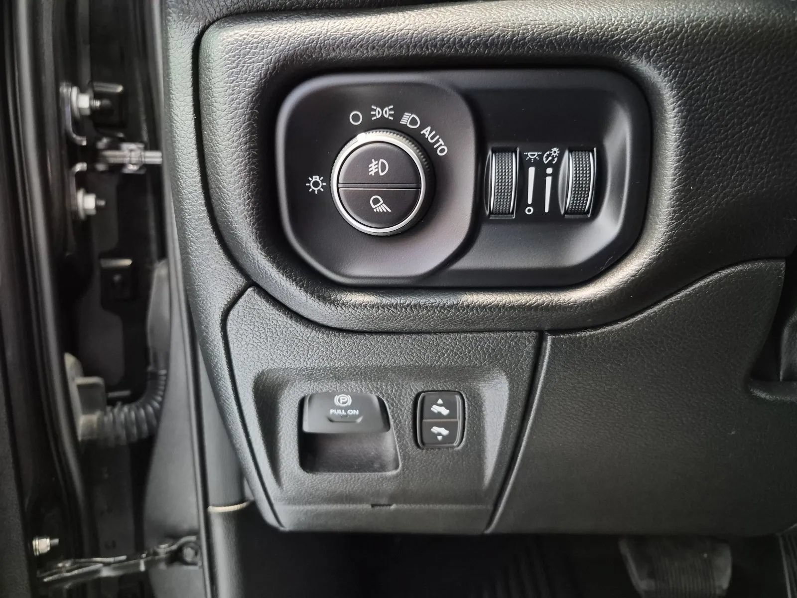 Used 2024 RAM 1500 Laramie AWD/4WD image 26
