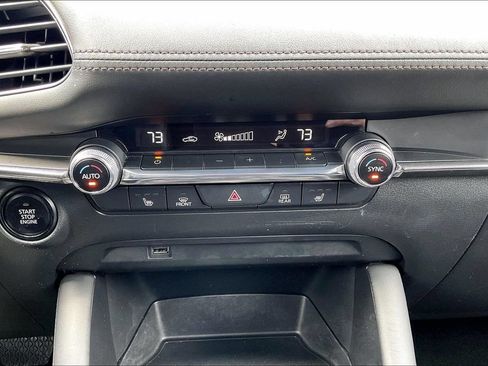 Used 2020 MAZDA MAZDA3 Hatchback w/ Premium Package FWD image 32