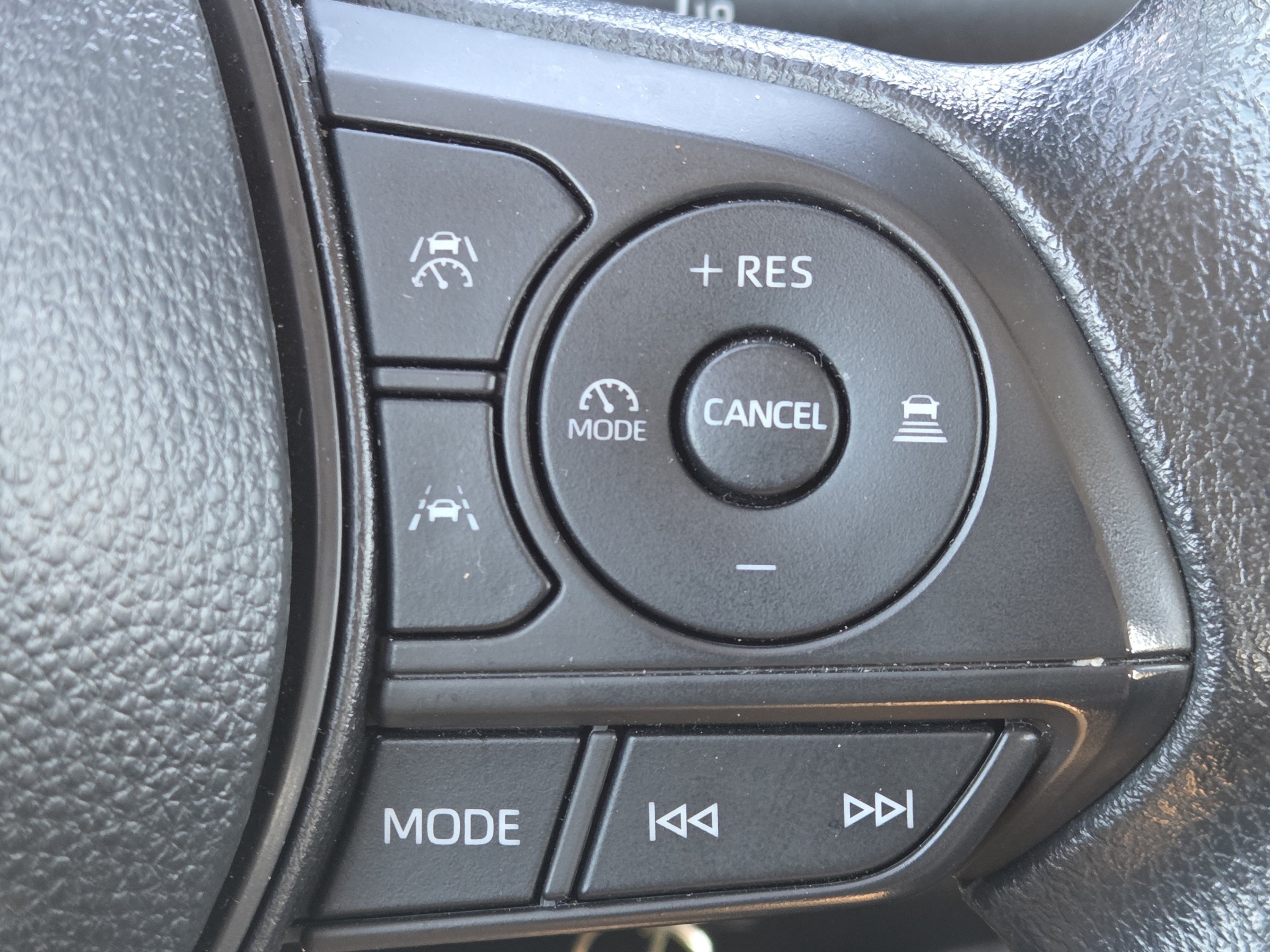 Used 2025 Toyota Corolla LE FWD image 12
