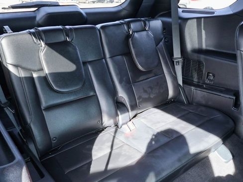 Used 2020 Ford Explorer XLT w/ Equipment Group 202A image 11