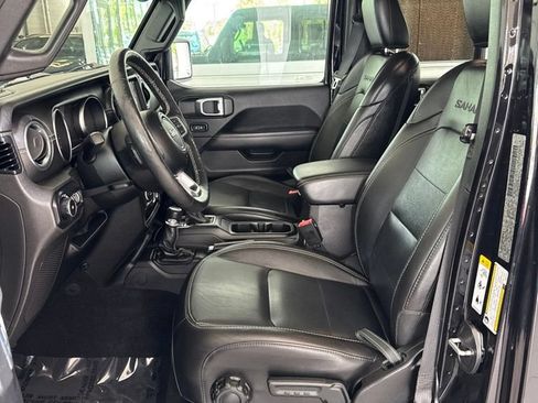 Used 2019 Jeep Wrangler Unlimited Sahara AWD/4WD image 10