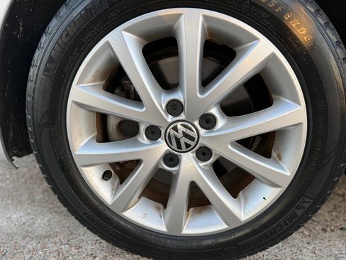 Used 2011 Volkswagen Jetta SE image 20