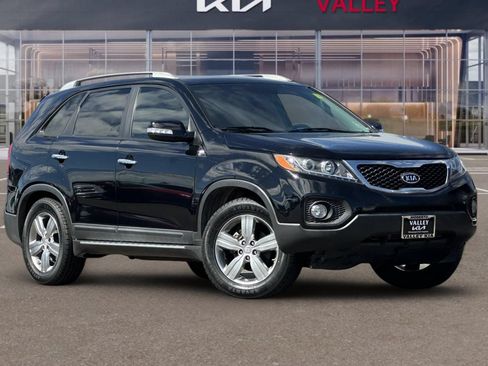 Used 2013 Kia Sorento EX w/ Premium Plus Pkg FWD image 2