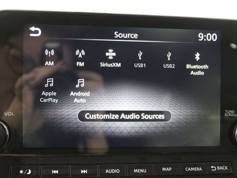 Used 2025 Nissan Pathfinder SL FWD image 32