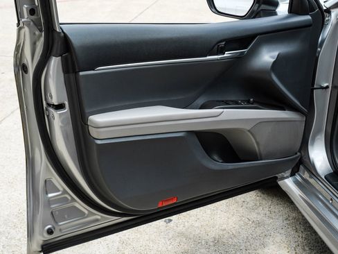 Used 2023 Toyota Camry SE FWD image 41