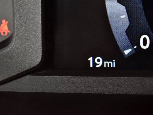 Certified 2025 Toyota Tacoma SR5 image 28