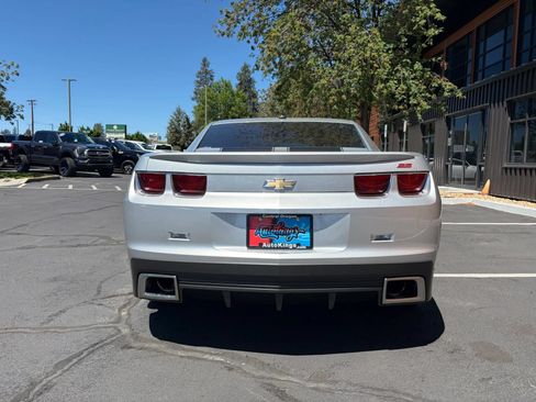 Used 2010 Chevrolet Camaro SS w/ LPO, Ground Effects Package RWD image 4