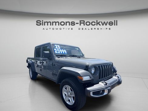 Used 2023 Jeep Gladiator Sport AWD/4WD image 5