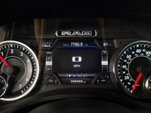 Used 2021 RAM 1500 Laramie AWD/4WD image 18