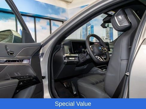 Used 2025 BMW 750e xDrive AWD/4WD image 13