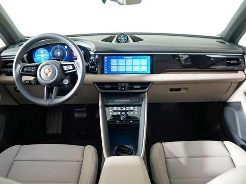 New 2026 Porsche Macan 4 Electric image 20