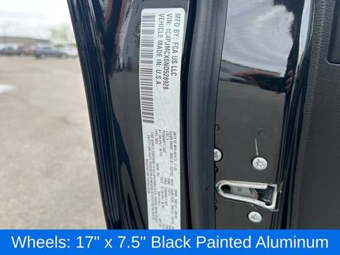 Used 2022 Jeep Cherokee Latitude AWD/4WD image 29