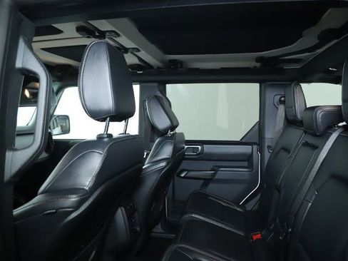 Used 2025 Ford Bronco Badlands image 31