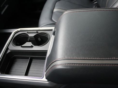 Used 2022 Ford F250 Platinum w/ FX4 Off-Road Package image 32