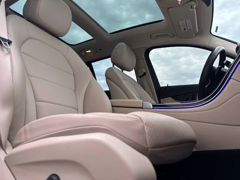 Used 2022 Mercedes-Benz GLC 300 image 28